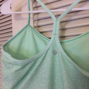 Lululemon fitted workout top- nearly new